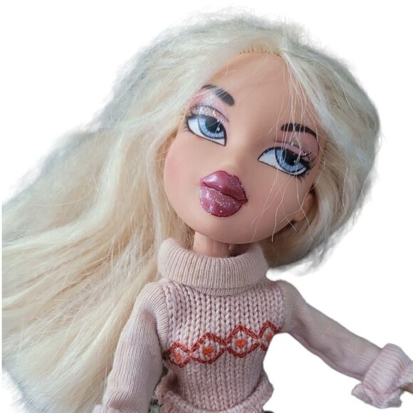 Bratz Wintertime Wonderland Cloe Doll First Edition 2003 Rare w Accessories - Picture 2 of 6